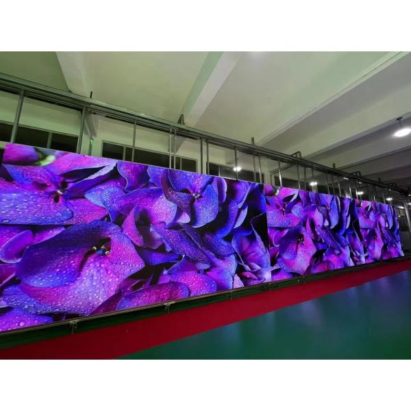 P5 Outdoor LED Monitor SMD2121 640mm X640mm Stand Die-Cast Aluminum Cabinet 3 Years Warranty