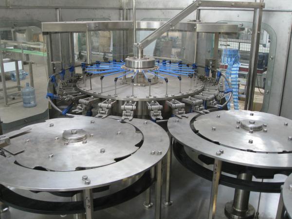 Professional Water Bottle Filling Equipment Working Credible And Easy Maintenance