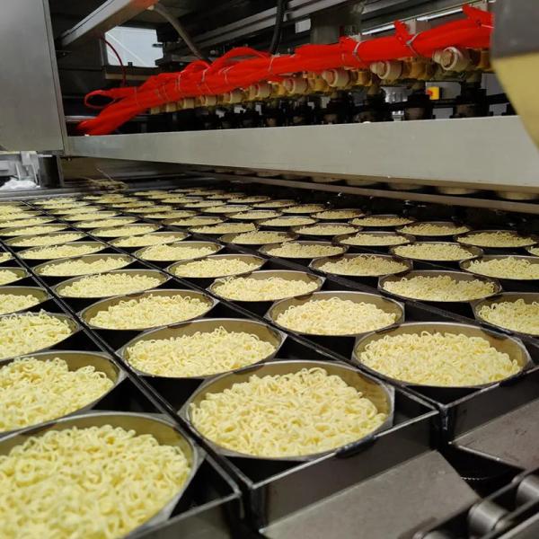 Máquina de fabricação de macarrão de aço inoxidável comercial Produção automática 11000pcs/8hr 380V 50HZ