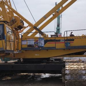 Yellow Hydraulic Crawler Crane with Boom Luffing Angle -88° and Max Lifting