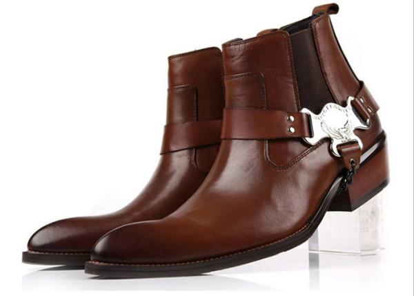 Deslizamento personalizado do inverno das botas do vestido do couro dos homens em botas com corrente mental