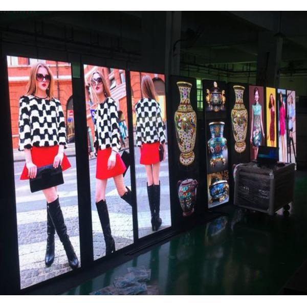 пол 1200nits SMD2121 P2.5 стоя плакат приведенный с колесами