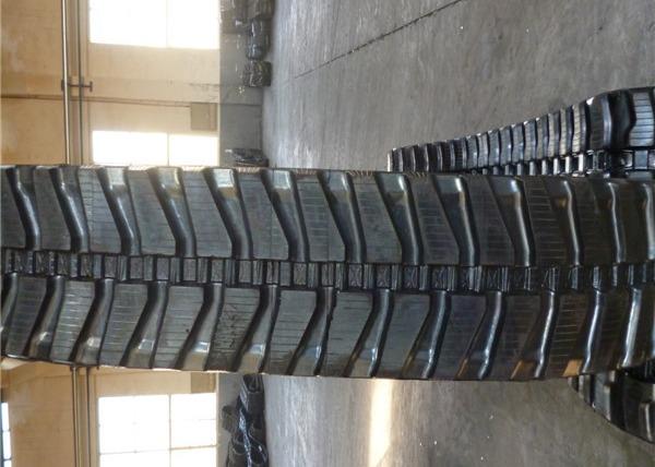 pour les excavateurs CX31B, une voie en caoutchouc continue de 300x52,5x82