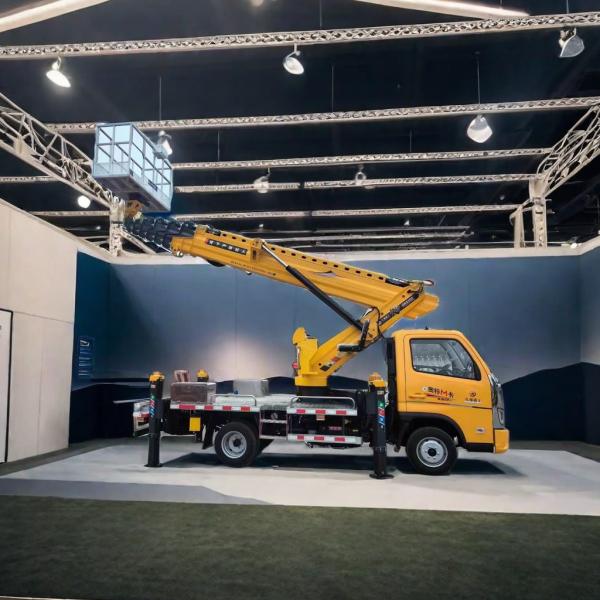EURO 5 Foton 4*2 Vehicle Mounted Work Platform 24 Meter Aerial Platform Truck Mounted