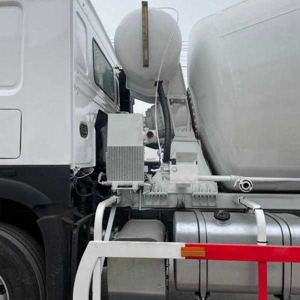Heavy-Duty Cement Mixer Truck with Maximum Horsepower 300-400hp Electric System Sta