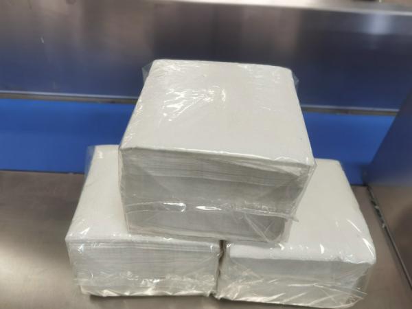Máquina de embalaje de papel de servilletas semiautomática de buen precio para plantas manufactureras