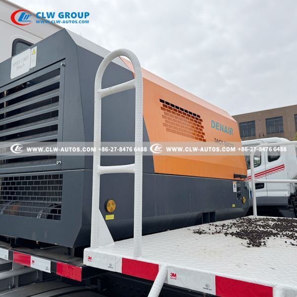 SINOTRUK HOWO 300HP High Pressure Cleaning Truck with DENAIR Air Compressor and Carbon Steel Construction