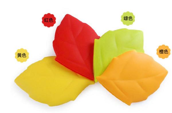 Colored Mini Silicone Water Bottle / Leaf Shaped Silicone Pocket Cup For Promotion Gifts