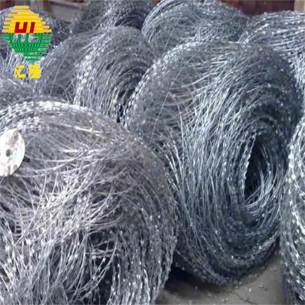Hot Dipped Galvanized Flat Style Concertina Barbed Wire High Strength
