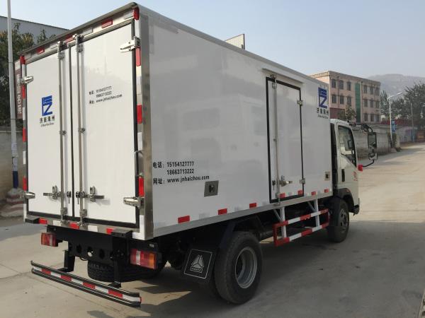 Mini Commercial Truck Refrigerators 8 tons 4x2 for frozen and fresh cargo -18 C