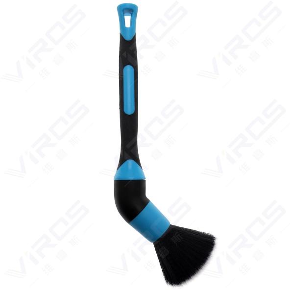 Microfibra de automóvel detalhando escova de estofamento de automóveis para limpeza interna
