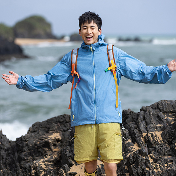 Custom UPF50+ Waterproof Windproof Outdoor Hooded Coat Sun Protection Jacket with Cool Touch