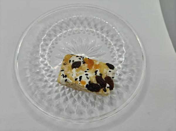 Delicious Mixed Fruit Flavor Sachima Snacks