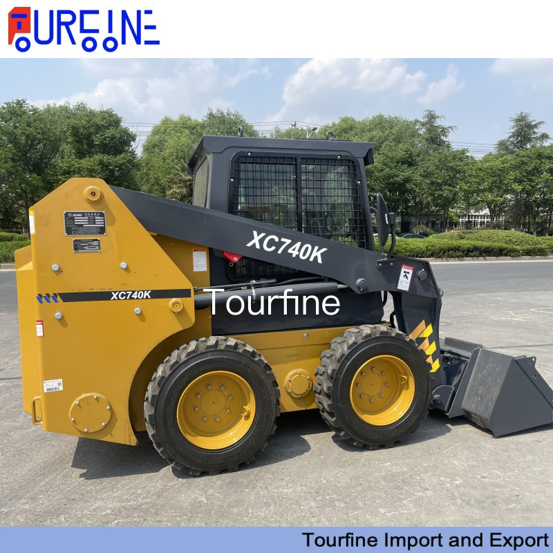 XC770K Heavy-Duty Skid Steer Loader with Quick Attachment System