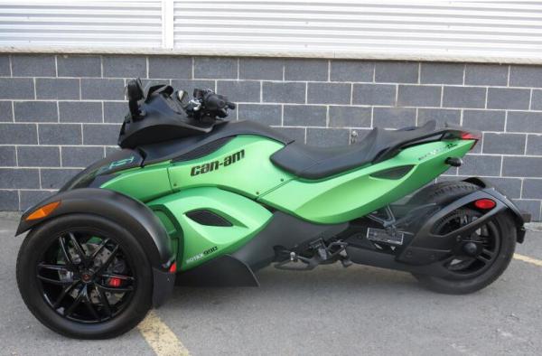 1000cc Can Am 3 Wheel Motorcycle , V - Twin 2 Front Wheel Motorcycle Liquid Cooled