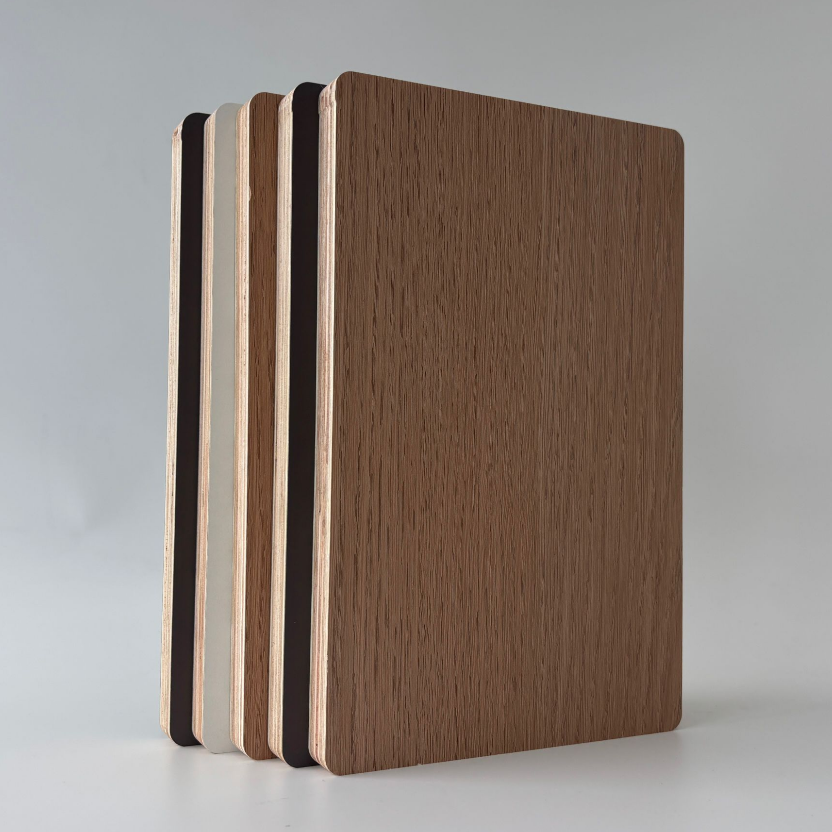 Furniture Grade Plywood Board 1.2-25mm Thickness Well Sanded Surface 1220x2440mm