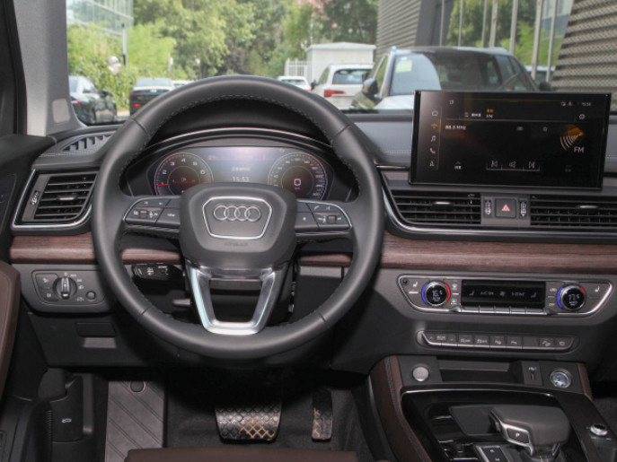 AUDI Q5L 2022 изменило средство мест SUV двери 5 варианта 5 спорт версии 45T роскошное