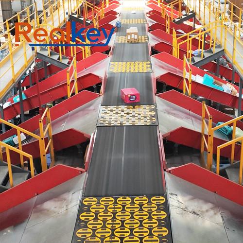 Efficient Goods Classification Swivel Wheel Sorter Single / Double Sided Sorting