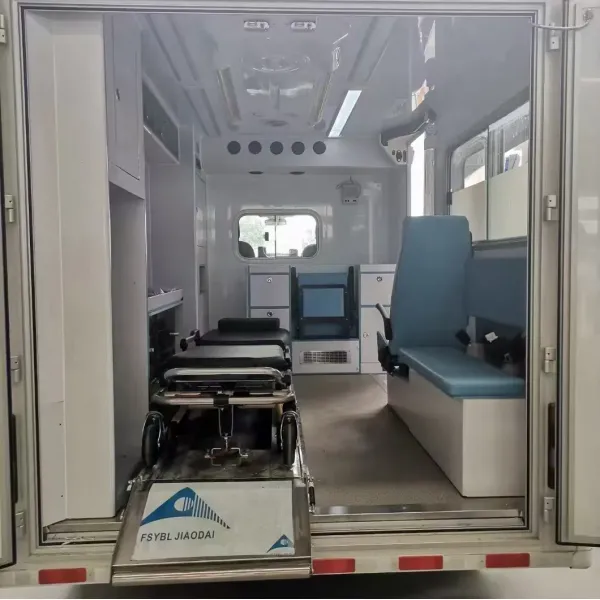 Japan Isuzu First Aid 4X4 Emergency ICU Ambulance for Patients Monitoring