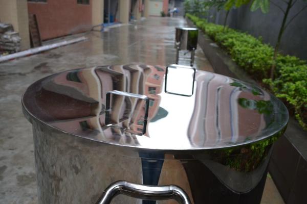 500 Litre Stainless Steel Tank Movable food grade Customized with Four round legs