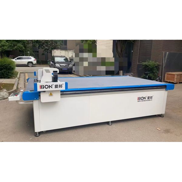 Multi Layers Fabric Cutting Machine | High-Speed CNC Textile Cutter