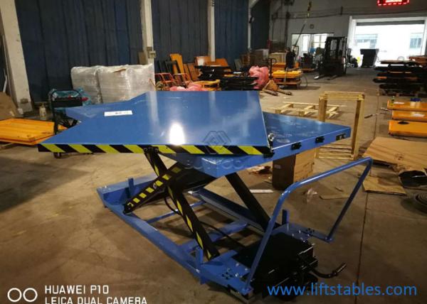 A tabela de elevador manual pequena única Scissor a tabela de elevador hidráulica giratória 2350x1300mm da bomba de pé do perfil baixo