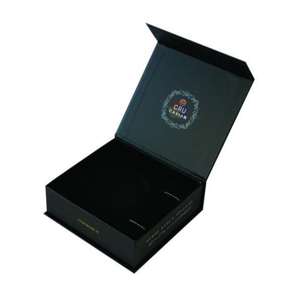 Logo personnalisé noir en feuille chaude en carton dur, papier d'emballage, boîte cadeau magnétique avec insert en mousse