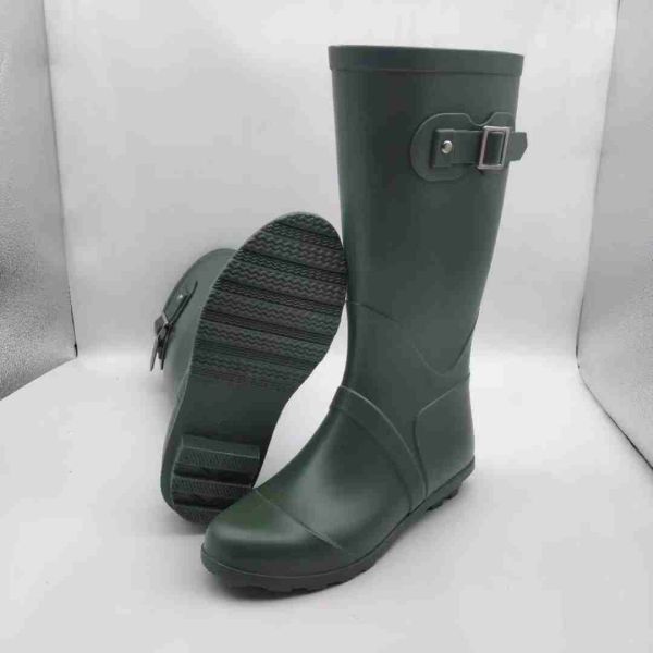 Bottes de jardin hautes en PVC pour femmes, imperméables, bottes de pluie avec tige en PVC solide et garnitures à boucle