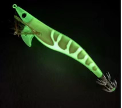 Lightweight Squid Fishing Jig Lure Designed to Attract Squid Effectively in Various Water Conditions