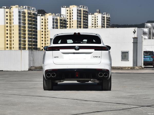 White Economical Petrol SUV Car 2.0T Two Drive Pleasure Changan UNI-K 2023