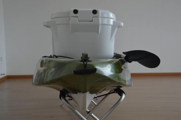 UV Resistant Sporting Sit On Top Fishing Kayak Highly Stable Side Handles Maneuverable