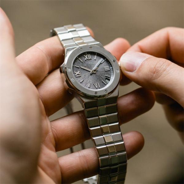 1.6 Inch 5ATM Stainless Steel Mechanical Watch Roman Index Odm Wristwatches