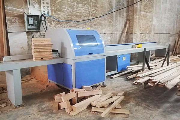 Предкрылки паллета CNC твердые деревянные режа машину пилы для продукции паллета