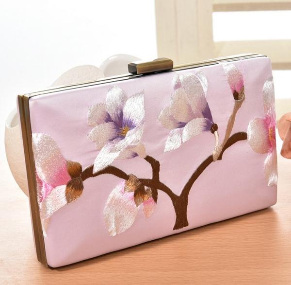 Evening bag retro hand-embroidered silk embroidered clutch bag banquet evening bags new Japanese and Korean