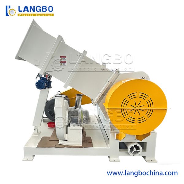 Industrial Plastic Crusher Machine with 37KW Motor Power 100-500KG/HR Capacity and Reinforced Steel Body