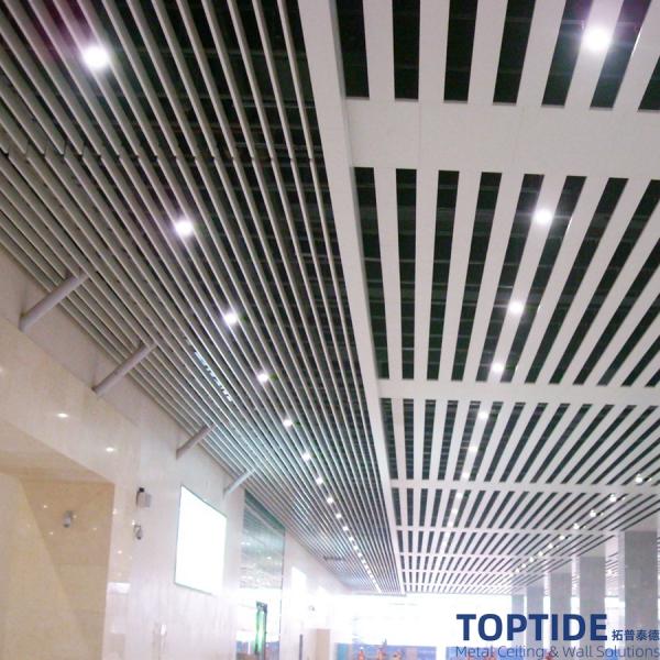 Wind Resistance 135mm Aluminium Ceiling Board External Linear Metal Ceiling