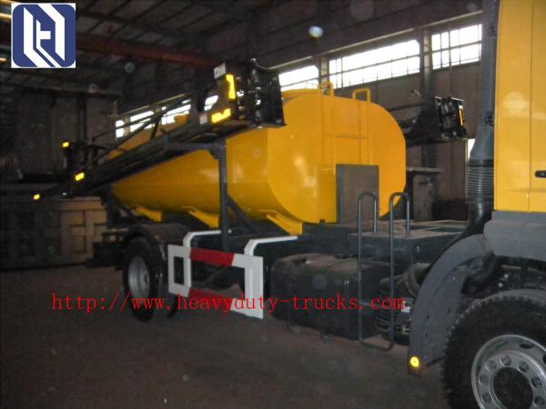 2017 New Howo7 10 Cbm Sewage Suction Truck 6x4 10tires For Sanitary Sewer Cleaning and rear lifting cover