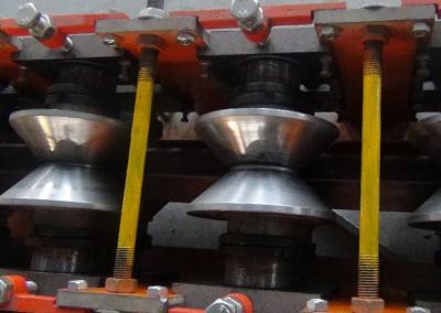 A quilha de aço do calibre leve lamina a formação da máquina para o material de construção