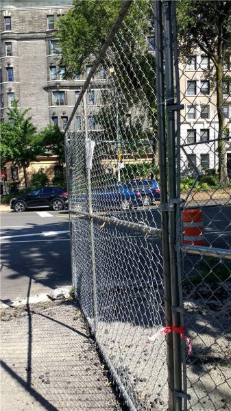 chain link temporary construction fence panels 6FT X 10F Mesh 2 3/8  x 2 3/8 ( 60mm x 60mm ) x 12 gauge wire