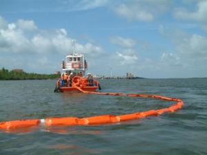 PVC Oil Containment Boom 450mm Height For Spill Control Marine Protection Fast