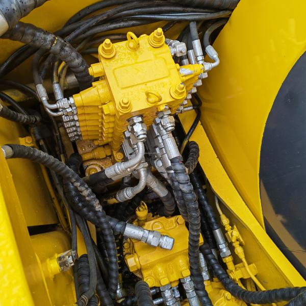 Second Hand Crawler Excavator Japan Made Used Komatsu Pc60-7 6 Ton