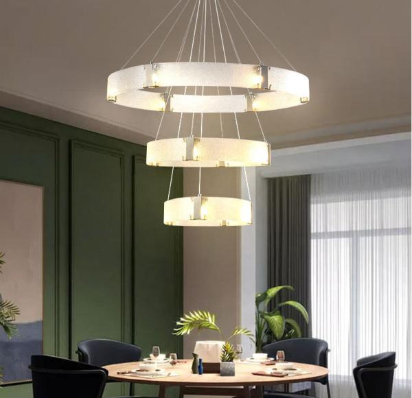 O abajur Ring Chandelier moderno G9 do vidro de teste padrão da água escovou o preto do ouro