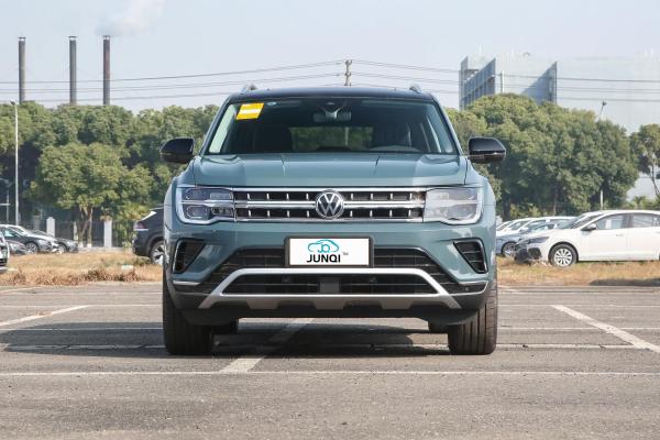 Made in China 2024 Volkswagen Touron gasoline vehicle 0km used newest version fuel cars in stock