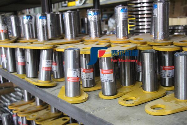 Professional XGMA Loader Parts Boom Pin 15D0057 511001-02 Yellow Color