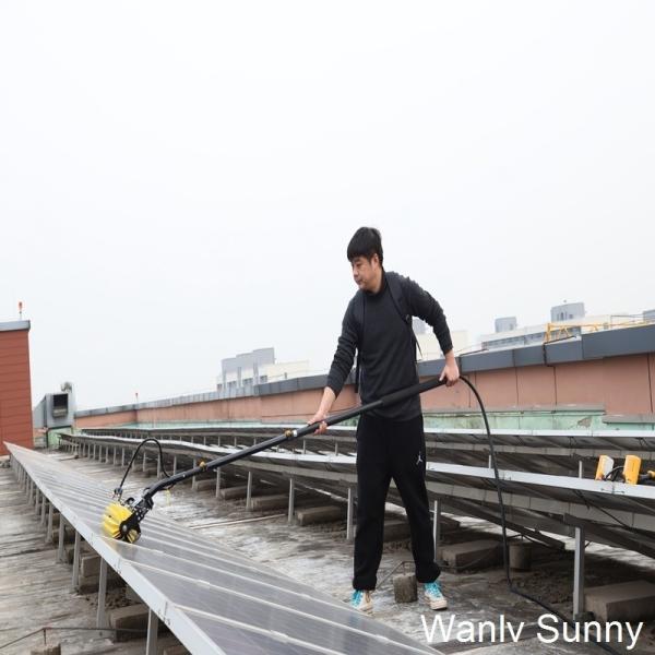Electric Water Spray Brush Tool for Mechanical Engineering and Solar Panel Cleaning