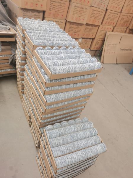 Filtro cerâmico de espuma de carburo de silício de 0,01 mm de alta tolerância para necessidades das indústrias de fundição