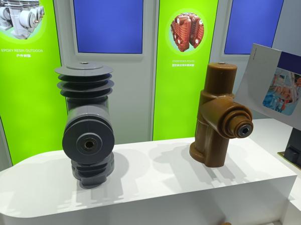 APG And Vacuum Casting Process Compatible Standard APG Clamping Machine