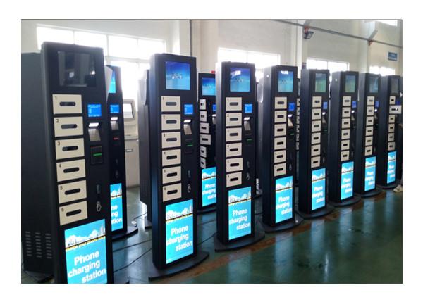 Quiosque da estação de carregamento do dispositivo móvel dos casinos das barras públicas com o painel LCD de uma propaganda de 19 polegadas