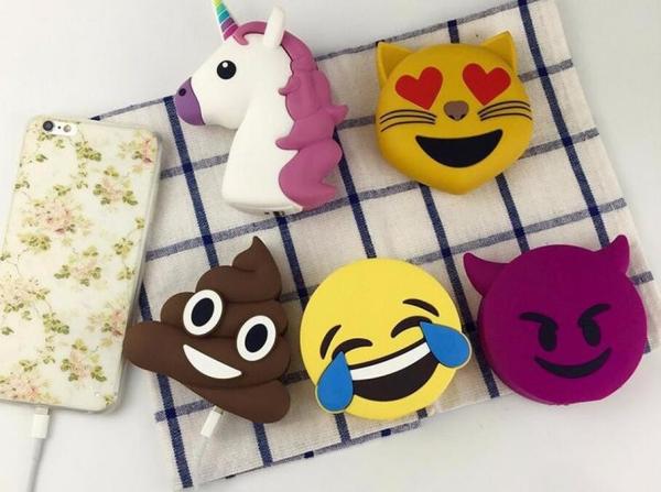 Customized Shape 2200mAH PVC Unicorn  Emoji Mobile Power Bank 18650 Battery