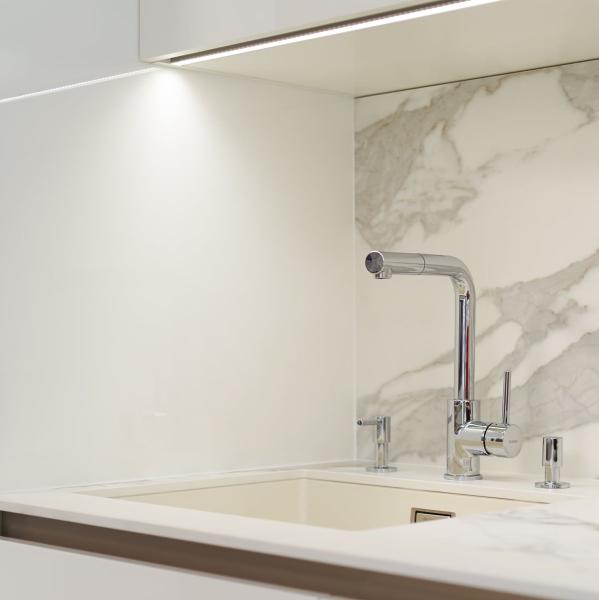 White Modular Acrylic Kitchen Cabinet I Shaped Pantry Cupboard Modern High Gloss